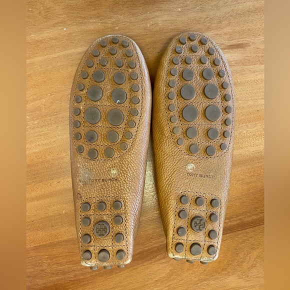 Tory Burch Kendrick Brown Leather Driving Moccasin Loafers - Womens Size 9. - Picture 2 of 3